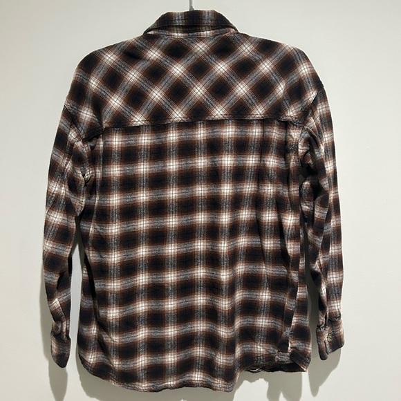 Garage Plaid - Picture 4 of 5